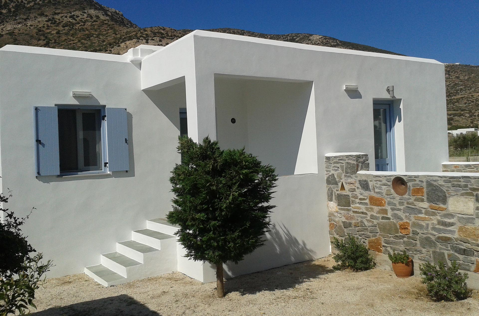 Makis rooms in Sifnos