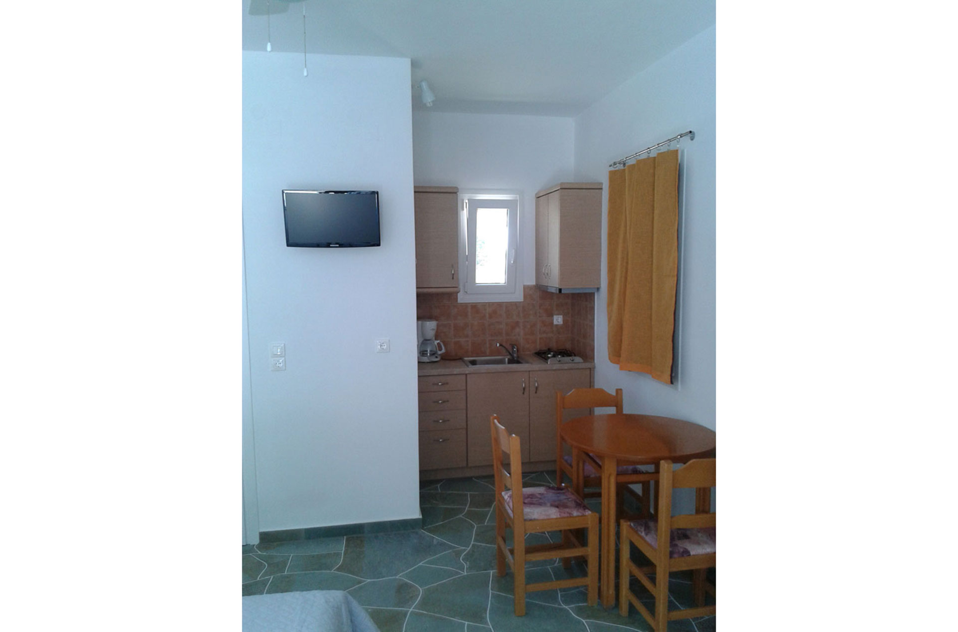 Studios for 4 people in Sifnos