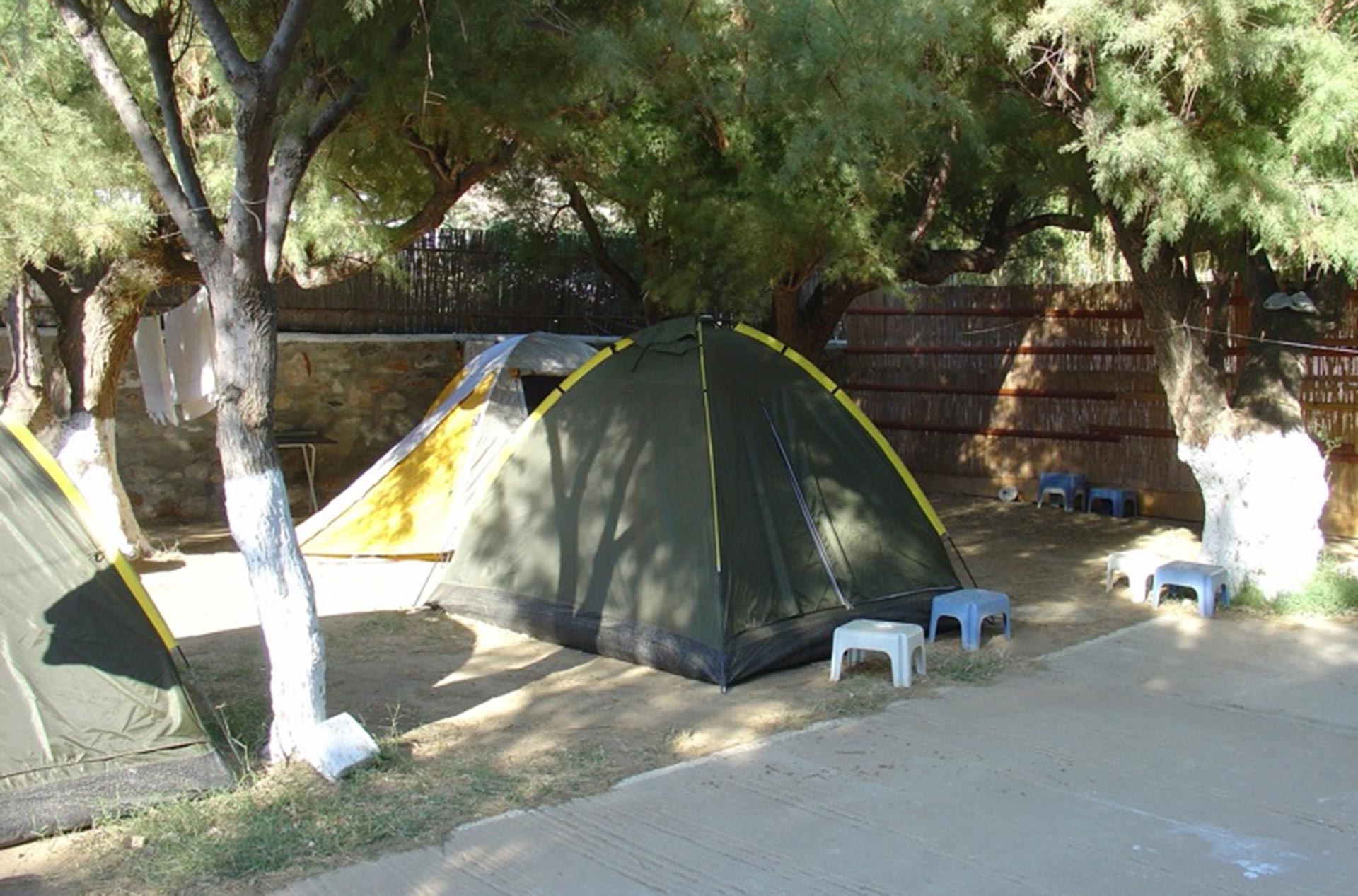 Camping organisé à Kamares de Sifnos