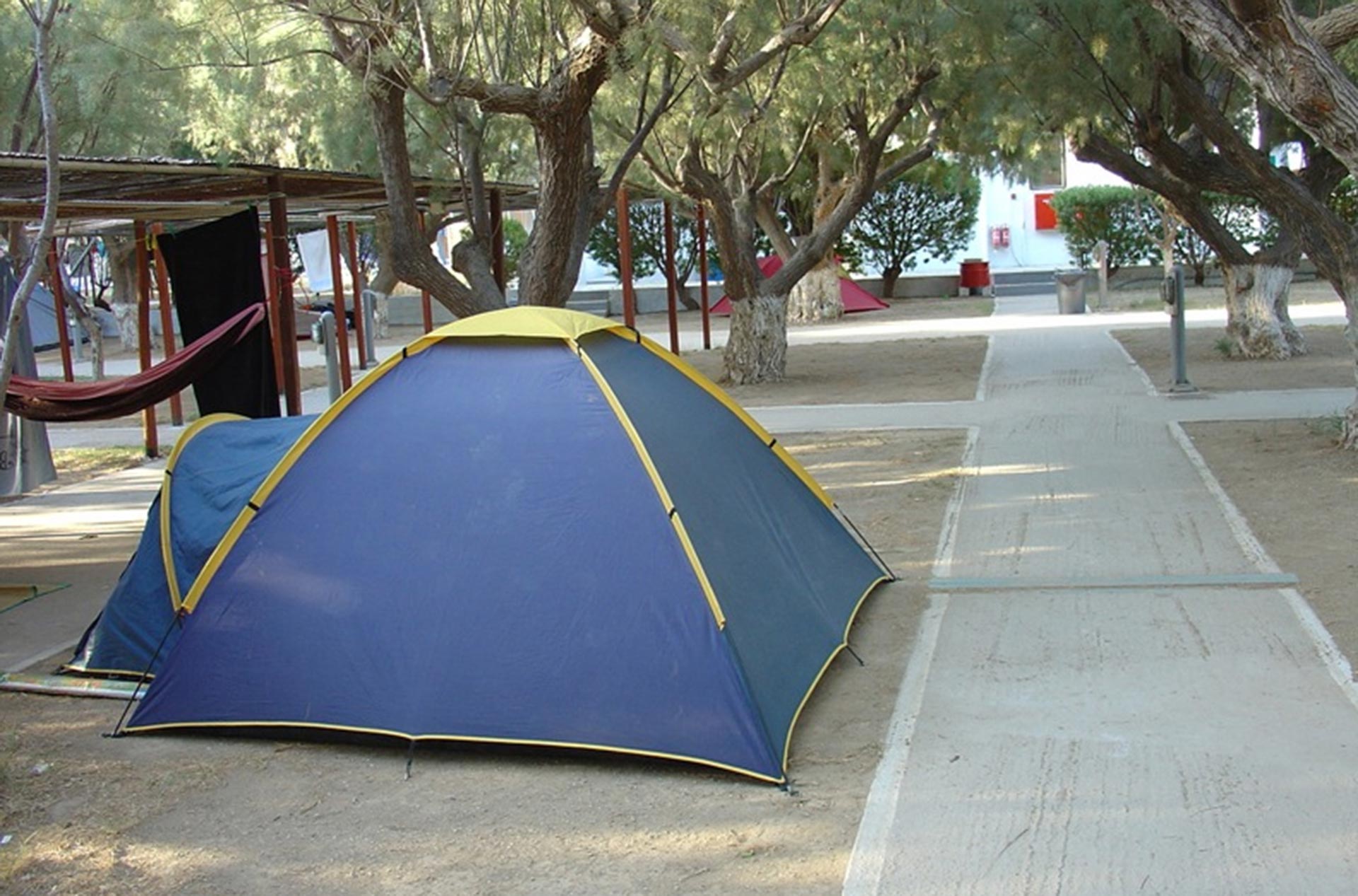 Camping organisé à Kamares de Sifnos